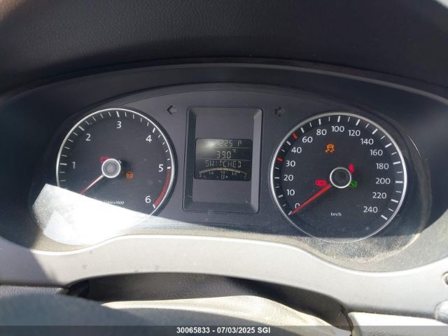 3VWLL7AJ4EM330715 Volkswagen 2014