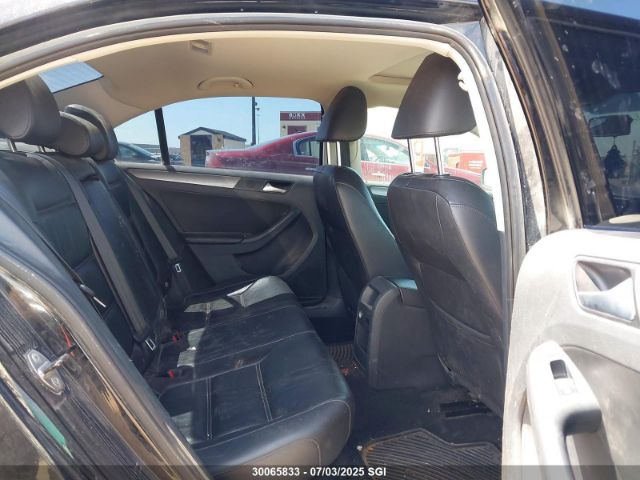 3VWLL7AJ4EM330715 Volkswagen 2014
