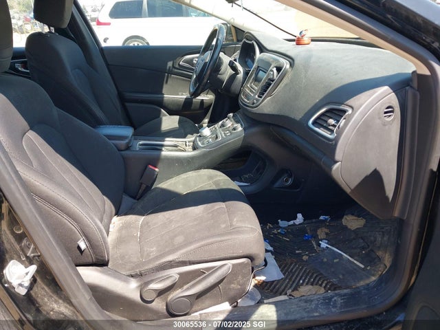1C3CCCAB9GN103439 Chrysler 200