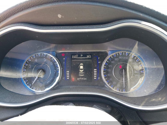 1C3CCCAB9GN103439 Chrysler 200
