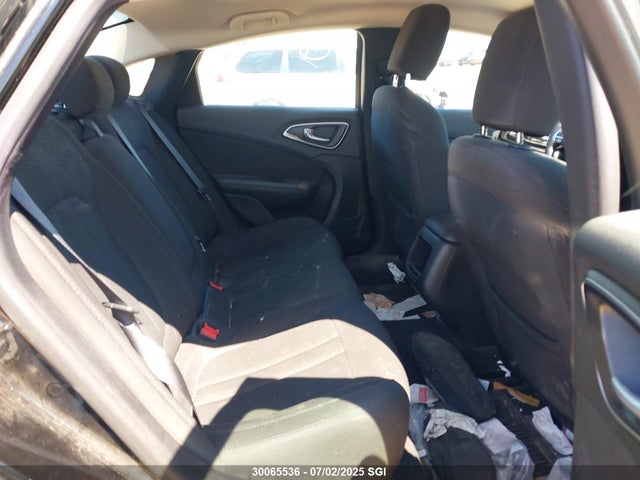 1C3CCCAB9GN103439 Chrysler 200