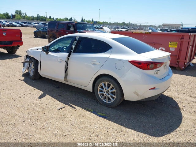 3MZBM1V74FM171832 Mazda pe