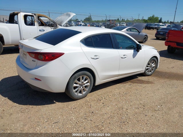 3MZBM1V74FM171832 Mazda pe