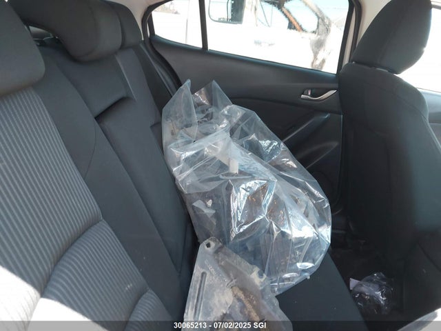 3MZBM1V74FM171832 Mazda pe