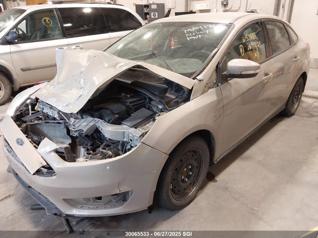 Ford Focus 2016 1FADP3F22GL388838 Image 2