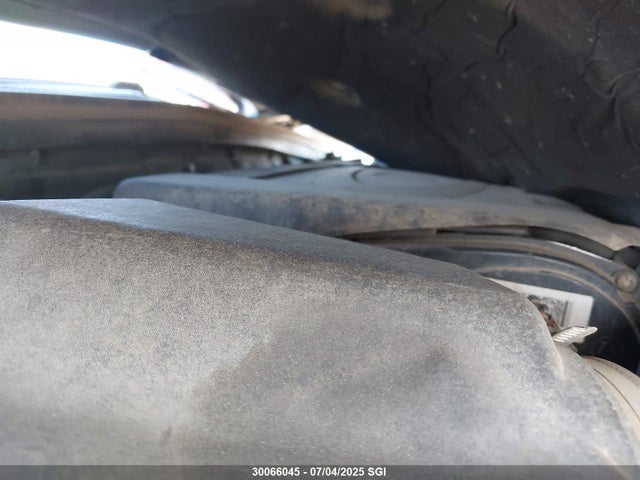 1G1P75SZ8E7240472 Chevrolet luz