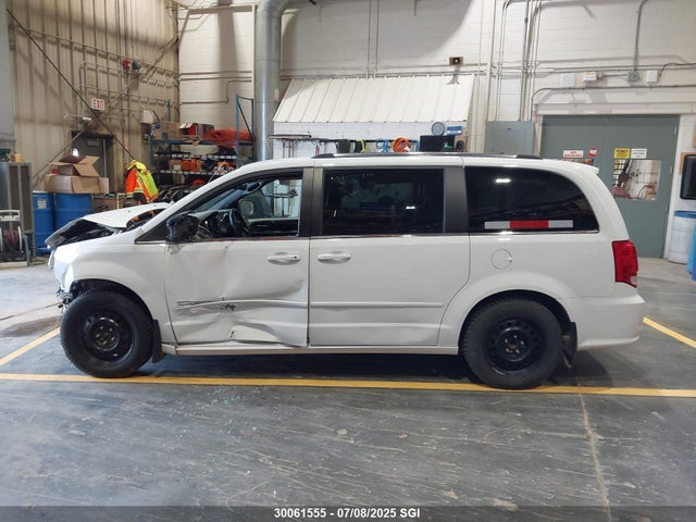 2C4RDGBGXGR271582 Dodge Grand Caravan