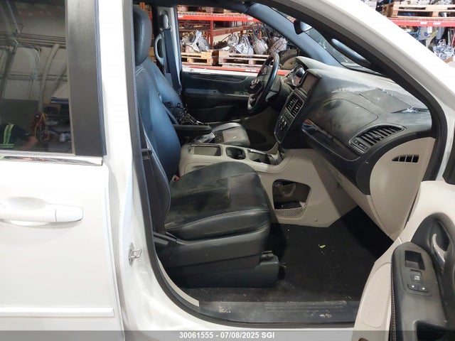 2C4RDGBGXGR271582 Dodge Grand Caravan