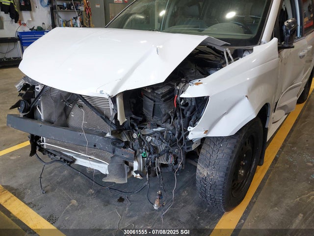 2C4RDGBGXGR271582 Dodge Grand Caravan