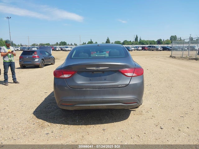 1C3CCCFB6FN645475 Chrysler 2015