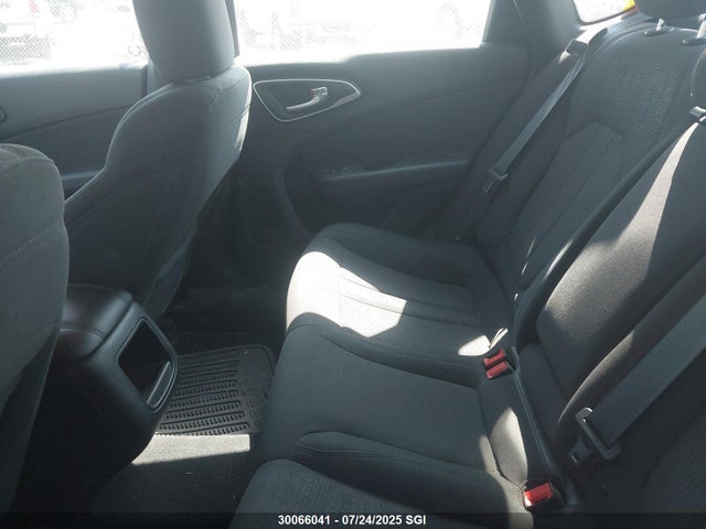1C3CCCFB6FN645475 Chrysler 2015