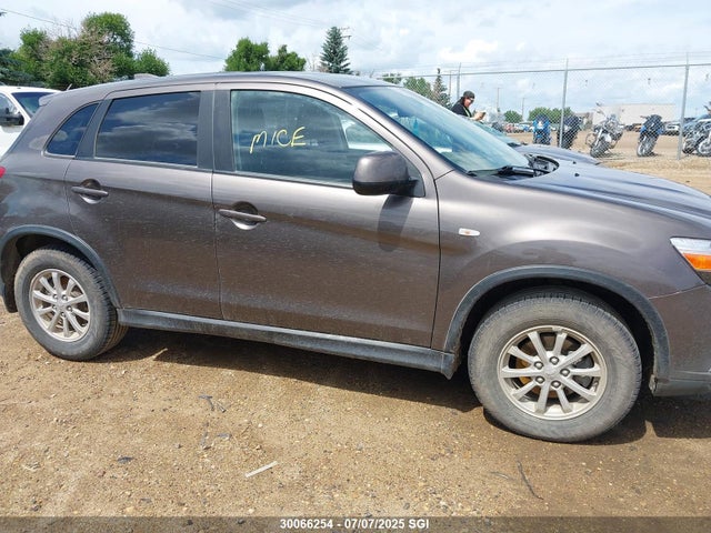 Mitsubishi mivec 2018 JA4AJ3AU9JZ600656 Image 13