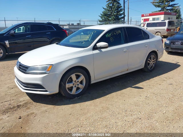 3VW267AJ3GM238372 Volkswagen 2016