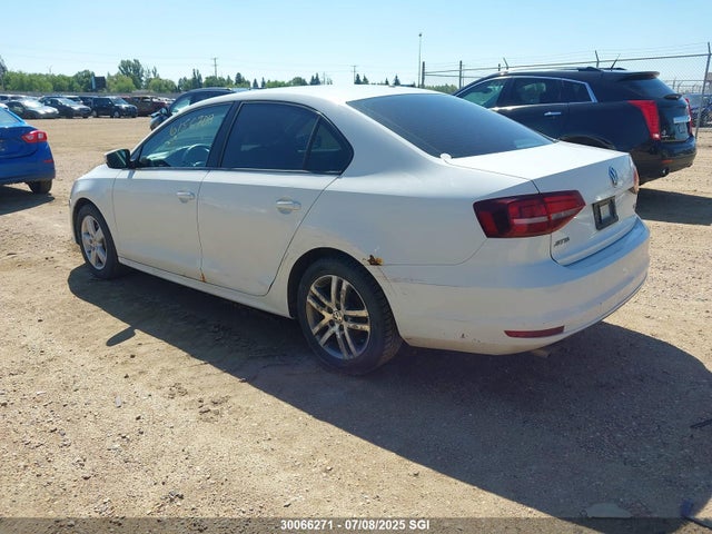 3VW267AJ3GM238372 Volkswagen 2016