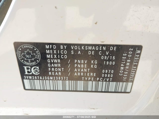 3VW267AJ3GM238372 Volkswagen 2016