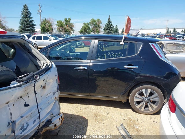 1N4BZ0CP4GC311467 Nissan 2016