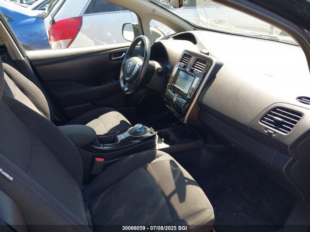 1N4BZ0CP4GC311467 Nissan 2016