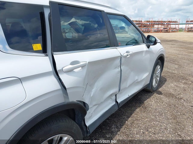 JA4J4VA85RZ633817 Mitsubishi Outlander