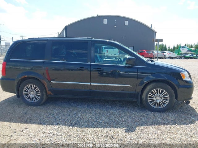 2C4RC1CG0ER118382 Chrysler Town and Country