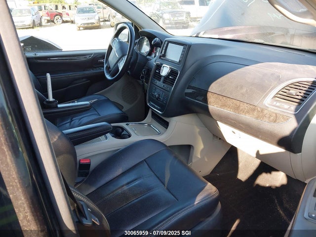 2C4RC1CG0ER118382 Chrysler Town and Country