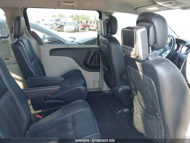 2C4RC1CG0ER118382 Chrysler Town and Country