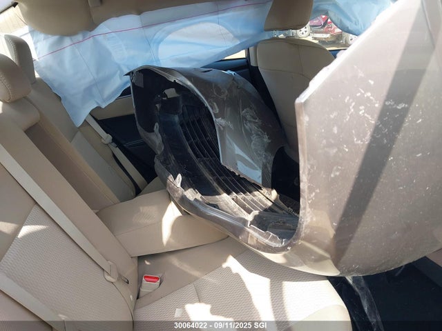 Toyota 2zr-fe 2016 2T1BURHE1GC741002 Image 8