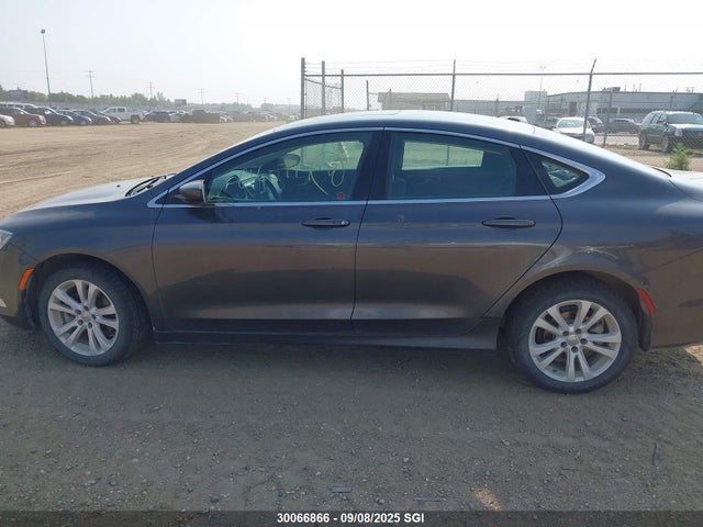 1C3CCCAB5FN625645 Chrysler 2015