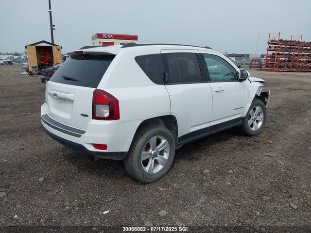 1C4NJDAB6GD640257 Jeep 2016