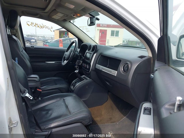 1C4NJDAB6GD640257 Jeep 2016