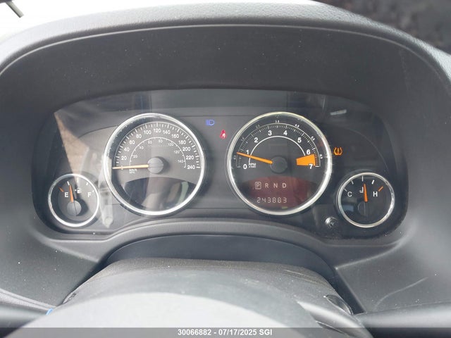 1C4NJDAB6GD640257 Jeep 2016