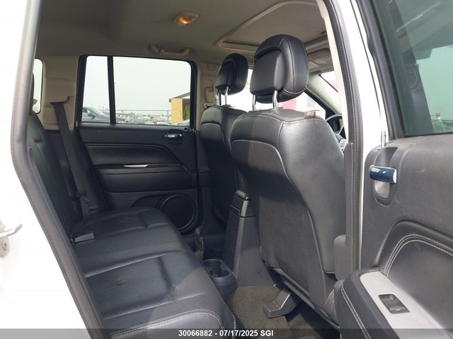 1C4NJDAB6GD640257 Jeep 2016