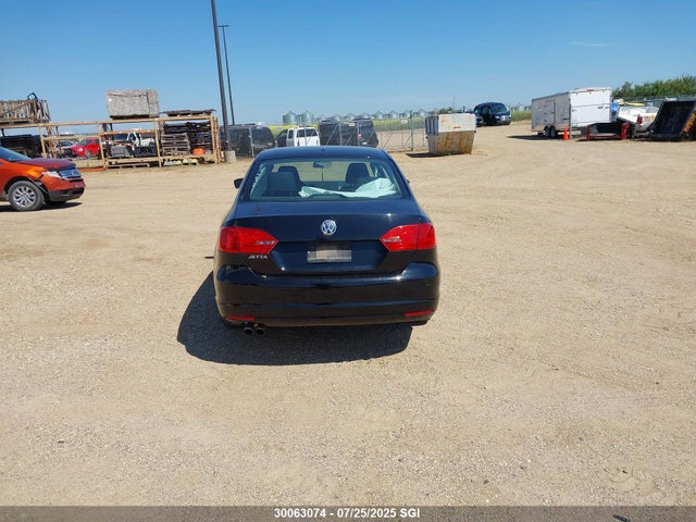 3VWDK7AJ4EM406232 Volkswagen 2014