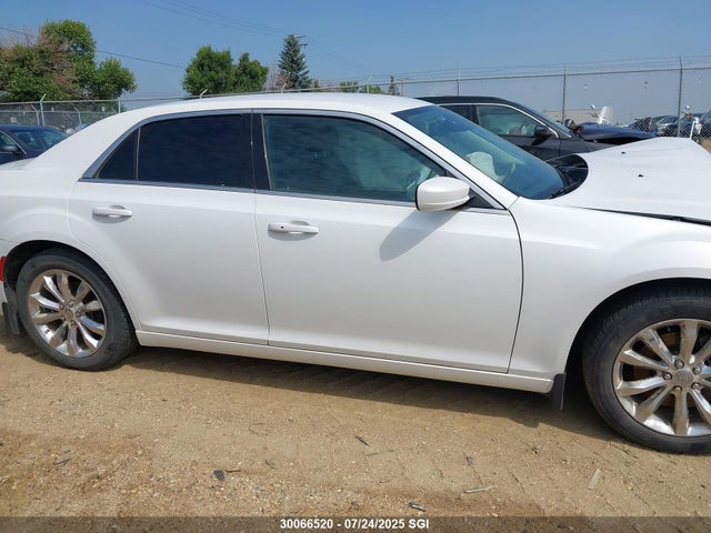 Chrysler 2016 2016 2C3CCARG7GH117093 Image 12