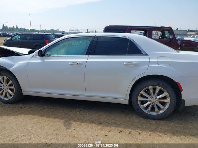 Chrysler 2016 2016 2C3CCARG7GH117093 Image 13
