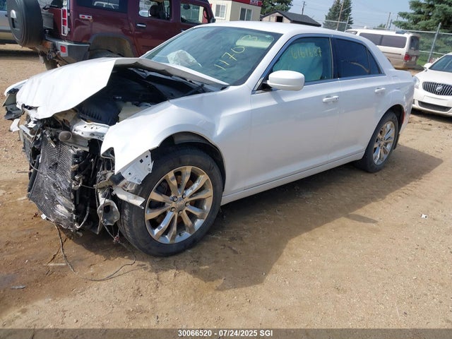Chrysler 2016 2016 2C3CCARG7GH117093 Image 2