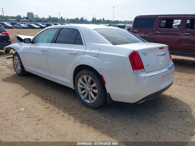 Chrysler 2016 2016 2C3CCARG7GH117093 Image 3