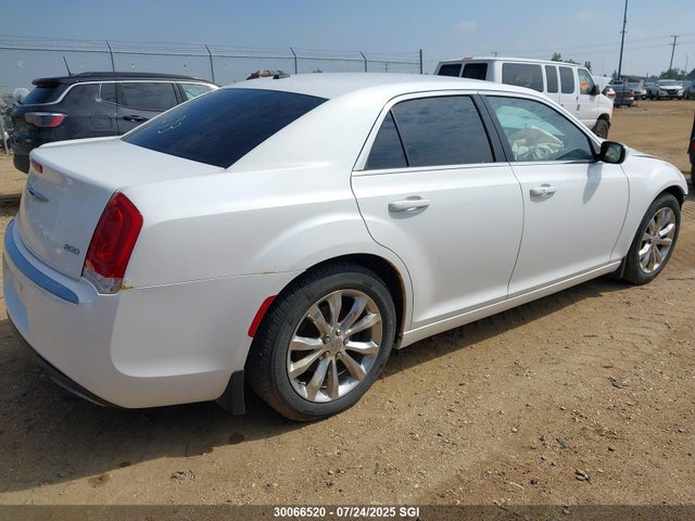 Chrysler 2016 2016 2C3CCARG7GH117093 Image 4