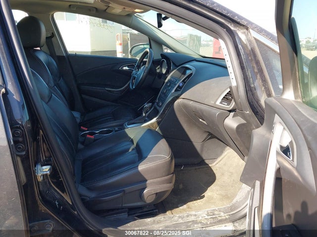 1G4PT5SV9F4116967 Buick Lhu