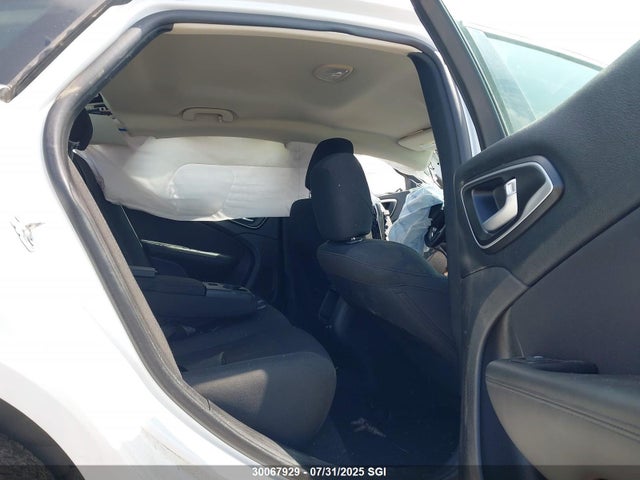 1C3CCCFB2GN191064 Chrysler 2016