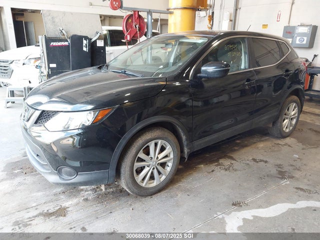JN1BJ1CR0JW256940 Nissan 2018