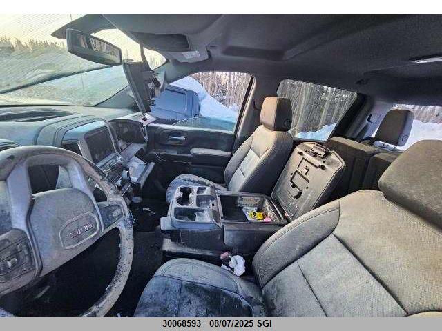 GMC l5p 2022 1GT19NEY5NF212841 Image 9