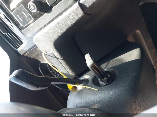 3VWG57AU5KM013687 Volkswagen Golf