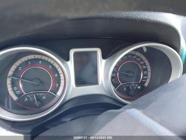 3C4PDCAB8ET215253 Dodge 2014
