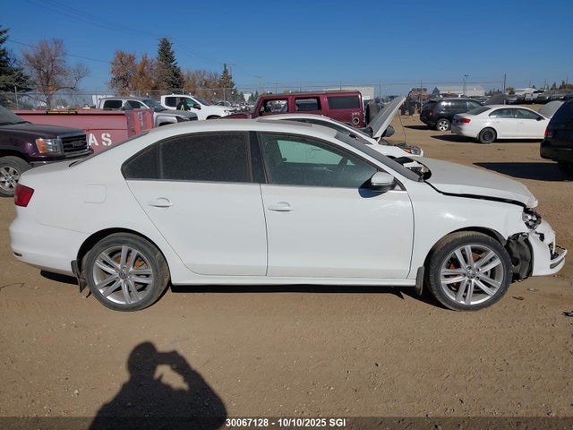 3VWL07AJ8FM278564 Volkswagen 2015