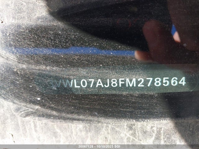 3VWL07AJ8FM278564 Volkswagen 2015