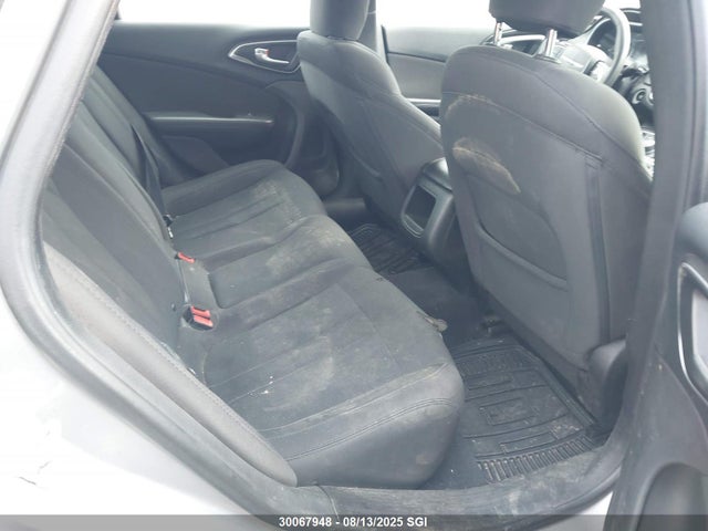 Chrysler 200 2015 1C3CCCFB9FN757087 Image 8
