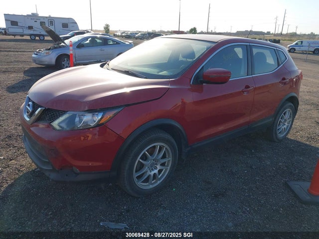 JN1BJ1CRXHW102438 Nissan 2017