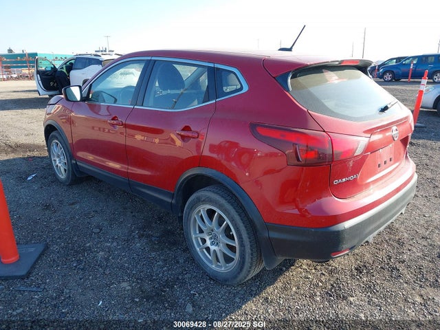 JN1BJ1CRXHW102438 Nissan 2017