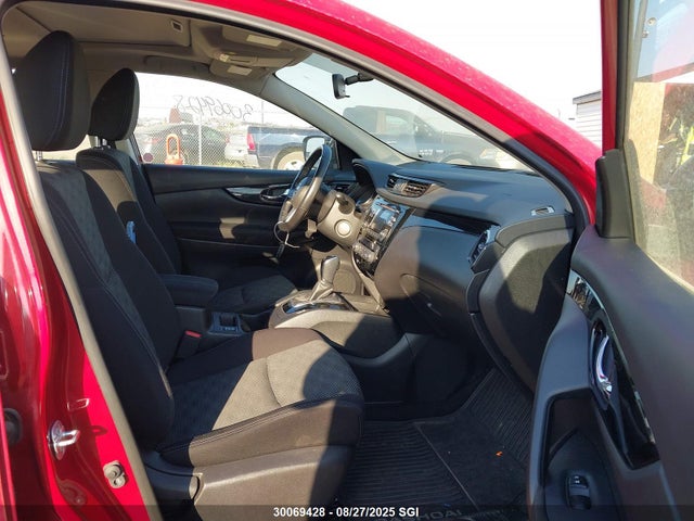 JN1BJ1CRXHW102438 Nissan 2017