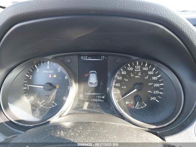 JN1BJ1CRXHW102438 Nissan 2017